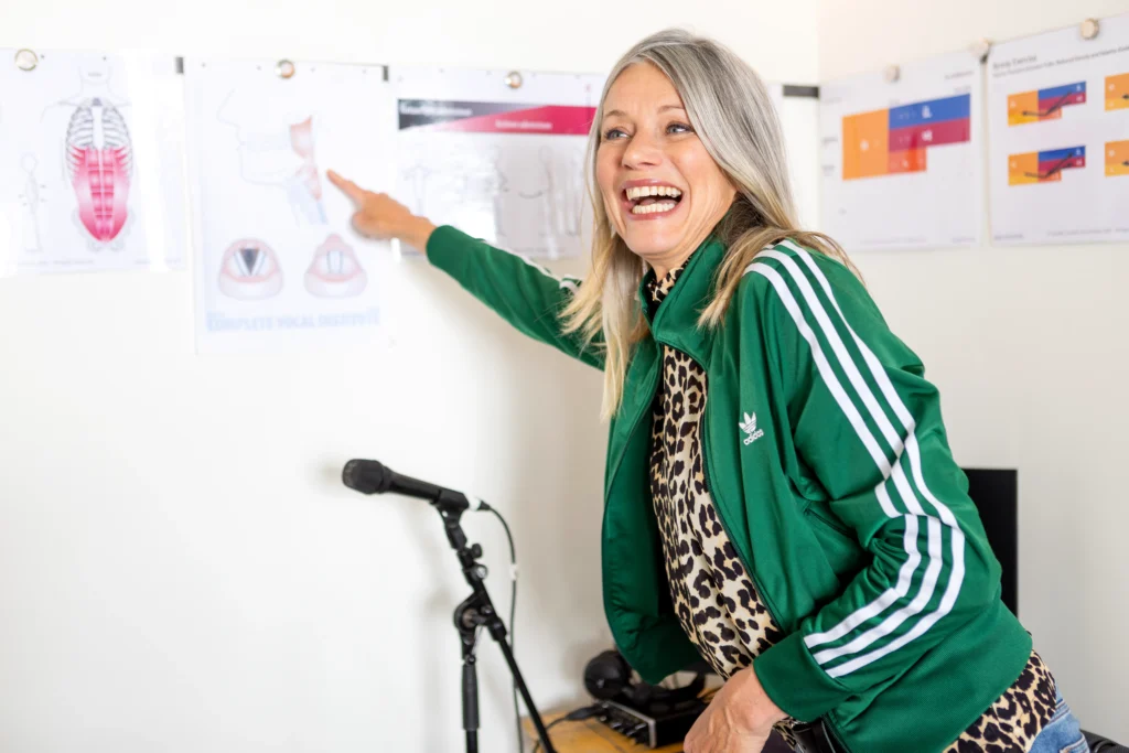 Angela van Rijthoven als zangdocente