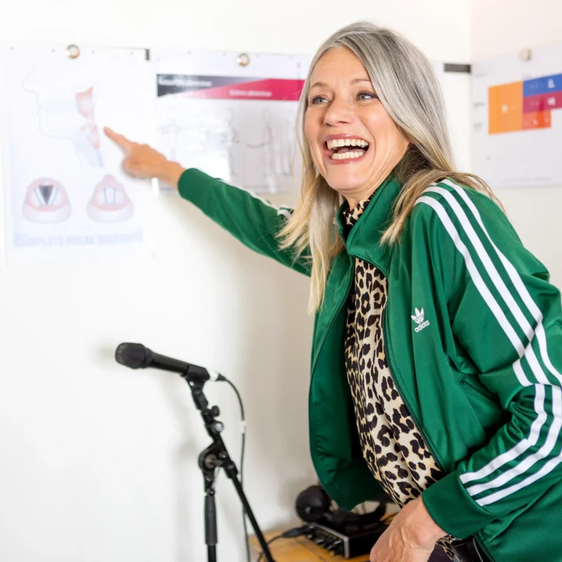 Angela van Rijthoven als zangdocente